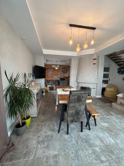 Comme A La Maison Narbonne Exteriör bild